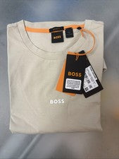 Camiseta HUGO BOSS Para Hombres Beige Diseñador Minimalista Calce Relajado Logo (Mediana) Nueva con Etiquetas