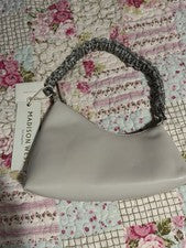 Bolso de hombro gris para mujer Madison West con asa superior de cristal bolsillos forrados con cremallera