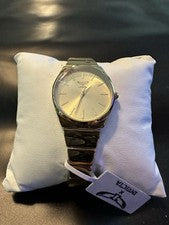 Reloj Invicta Mujer Tono Dorado