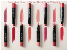 Lápiz labial satinado súper estilo maquillaje MUA cobertura completa cremoso hidratante y vegano