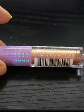Sombra de ojos metálica líquida Mo Beauty Mo-Dimensional en goteo 2 ml / 0,068 oz.