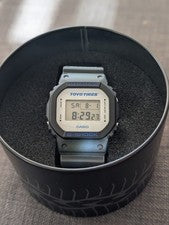 Neumáticos Casio G-SHOCK x Toyo Proxes Sport R Edición Limitada DW-5600TT25-1