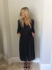 NUEVO CON ETIQUETAS Moda en la Tierra Para Mujer Vestido Negro Botón Delantero Con Corbata Frontal Mediano
