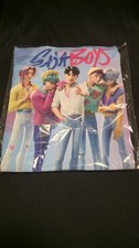 🔥🔥 BOLSO DE MANO ESTILO SAJA BOYS (KPOP DEMON HUNTERS) (13" × 15.5") CON CREMALLERA