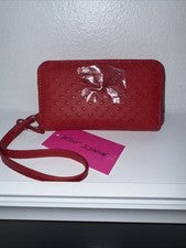Cartera Betsey Johnson XOKARA roja en relieve corazón foto identificación facturas CC ZA $48 nueva