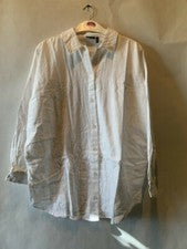 CAMISA DE PLAYA BLANCA CON BOTONES TEXTURIZADOS DISEÑO ASOS PARA MUJER TALLA 4 OVERSIZE