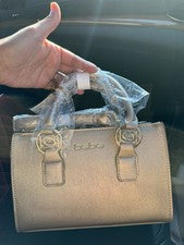 NUEVO ❤️Bebe Sarah Mini Cartera Bandolera Champ Oro Cadena Acentos. 9”6”3”