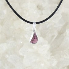 Budawi® rosa Turmalin Edelstein Rohstein Anhänger Hals Schmuck 925 Silber