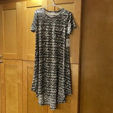 Nuevo Vestido LuLaRoe Para Mujer Diseño Multicolor Alto-Bajo Talla S Pequeño CS13