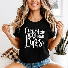 Camiseta gráfica con caderas curvas labios rojos para mujer estilo autoexpresión