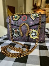 Bolsos de hombro de diseño de moda para mujer con detalles dorados correa de cadena