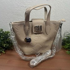 Bolso Bandolera Steve Madden Sunny Steview Logo Repujado Taupe