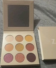 Paleta de colores de sombras de ojos Zala
