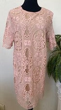 Nuevo Vestido recto Boohoo para mujer color rubor 100 % poliéster encaje talla 12, $80