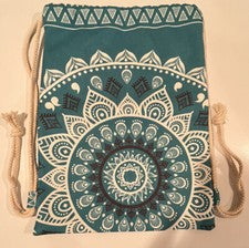 Mochila de lona con cordón Miomao estilo mandala - verde azulado con detalles en blanco y negro