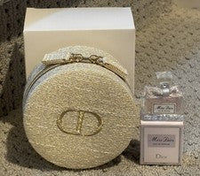 Bolsa de maquillaje DIOR Beauty dorada novedad vacaciones y perfume Miss Dior EDP- 5 ml
