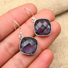 Maravilloso pendiente de joyería de plata de ley 925 hecho a mano con piedras preciosas de iolita
