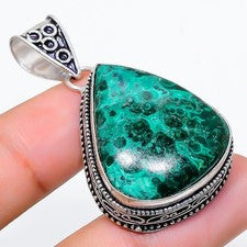 Colgante de joyería de piedras preciosas de malaquita hecho a mano 1,81"