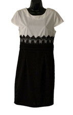 NUEVO CON ETIQUETAS, Vestido de Manga Corta Jade & Julieta Blanco y Negro, Para Mujer Talla Mediana, Nuevo con Etiquetas