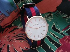Reloj de Vestir Clyde Minimalista Clásico Dorado OTAN® Rojo Marino Correa de Nylon Correa EE. UU.