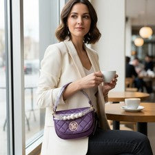 Bolso de Hombro Badgley Mischka Ciruela Acolchado Perla Coqueta Y2K Fiesta Glamour Cartera