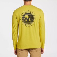 Camiseta gráfica de manga larga diseño alpino árbol musgo mediana montañas bosques