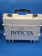 Caja de almacenamiento de reloj de plástico blanco Invicta con inserto de espuma, tiene capacidad para 8 relojes