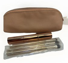 Bolsa de Maquillaje con Pinceles Incluidos, 1 Chica Beauty y otros 3 Pinceles. {154}