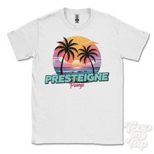 CAMISETA PRESTEIGNE POWYS - Retro Estilo Miami Divertida Parodia de Verano Reino Unido