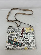 Bolso Bandolera DKNY Para Mujer Multi Bolsillo Cuero Crema Graffiti Bryant Park ZA3