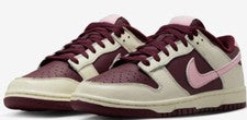 Nike Dunk Low PRM San Valentín 2023 Talla 9M En mano