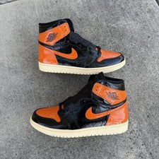 Talla 11.5 - Jordan 1 Retro OG Tablero Trasero Alto Roto 3.0