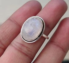 Anillo boho delicado hecho a mano con piedra lunar arco iris de plata 925 maciza todas las tallas SR793