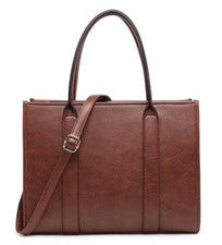 Bolso de hombro clásico de cuero marrón para mujer talla mediana.