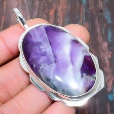 Colgante de joyería de plata de ley 925 hecho a mano con piedras preciosas de amatista Chevron de diseñador