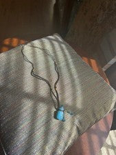 Collar botella perfume hecho a mano en un cordón 24 pulgadas azul