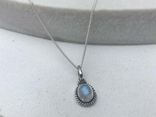 Cadena de bordillo de plata esterlina 925 con el collar dijes de piedra lunar de 6x8 mm.