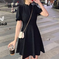 Vestido vintage de moda estilo chino con elegantes mangas abullonadas y volantes