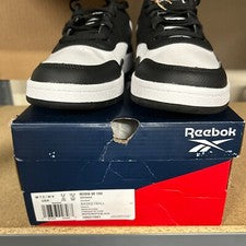 Zapatilla deportiva de baloncesto Reebok BB 1000 de caña baja en blanco y negro 7,10,11
