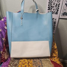 Bolso de Mano Italiano Cuero Azul y Blanco Nuevo con Etiquetas