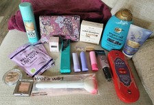 Paquete de belleza, marcas surtidas, ojos, labios, cuerpo, cabello, perfume y billetera espaciosa
