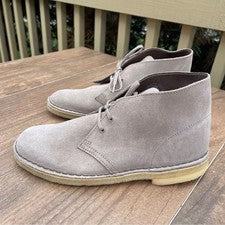 Bota chukka Clarks Desert para hombre gamuza seta 7M