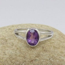 Anillo de mujer hecho a mano con piedras preciosas de amatista facetadas de plata de ley 925 maciza todas las tallas