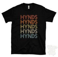 CAMISETA ESTILO RETRO REPETIDO HYNDS Hombre y Mujer Novedad Genial Nombre Regalo