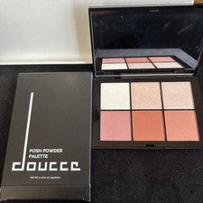 DOUCCE Cosmetic LLC Posh Polvo Rubor + Paleta Iluminadora Nuevo en Caja