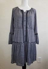 Nuevo con etiquetas Vestido Style & Co Mujer M Negro Gris L/S Incrustaciones de Crochet en Capas Boho Informal