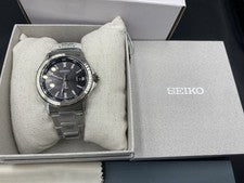 Seiko Selection SBPN067 Solar Powered esfera negra reloj para hombres V147 ac...