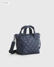 NUEVO CON ETIQUETAS BOLSO BANDOLERA PEQUEÑO ACOLCHADO QUINCE TRANSIT AZUL MARINO PRECIO DE VENTA SUGERIDO POR EL FABRICA