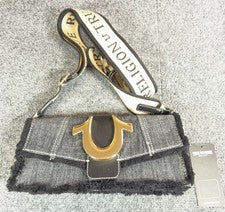 Nuevo con etiquetas True Religion: Bolso bandolera de mezclilla deshilachada para mujer