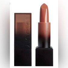Lápiz labial hidratante HUDA Power Bullet Cream Glow BOSSY BROWN BOSS CHICK